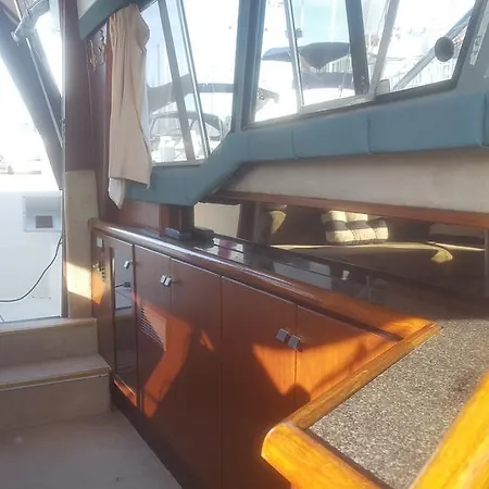 Boat Houthavenkade 船上ホテル