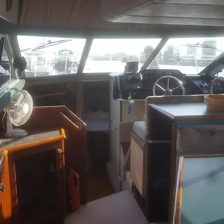 Boat Houthavenkade 赞丹