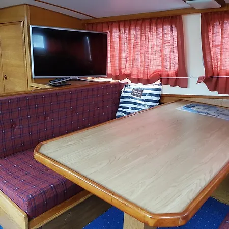 Boat Houthavenkade 船屋 赞丹