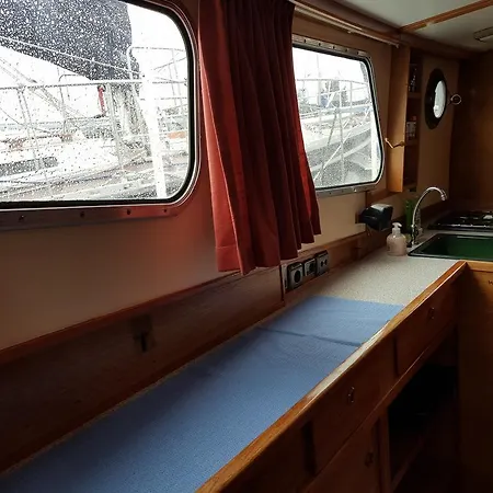 Boat Houthavenkade 船上ホテル